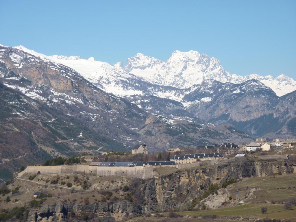 Le Rendez Vous De Vauban Gites & Spa Mont-Dauphin Esterno foto